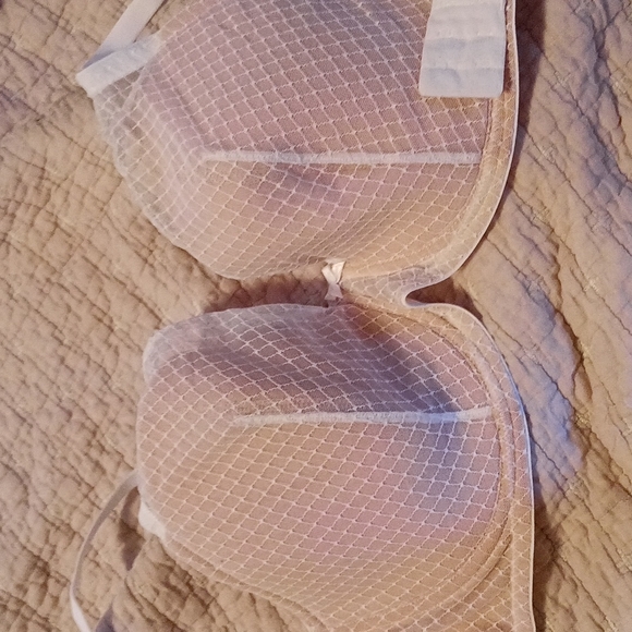 Bras - Picture 3 of 3